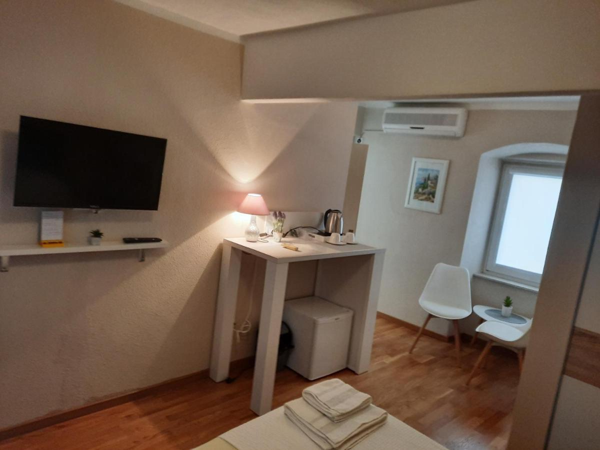 Carol Rooms Trogir Ngoại thất bức ảnh