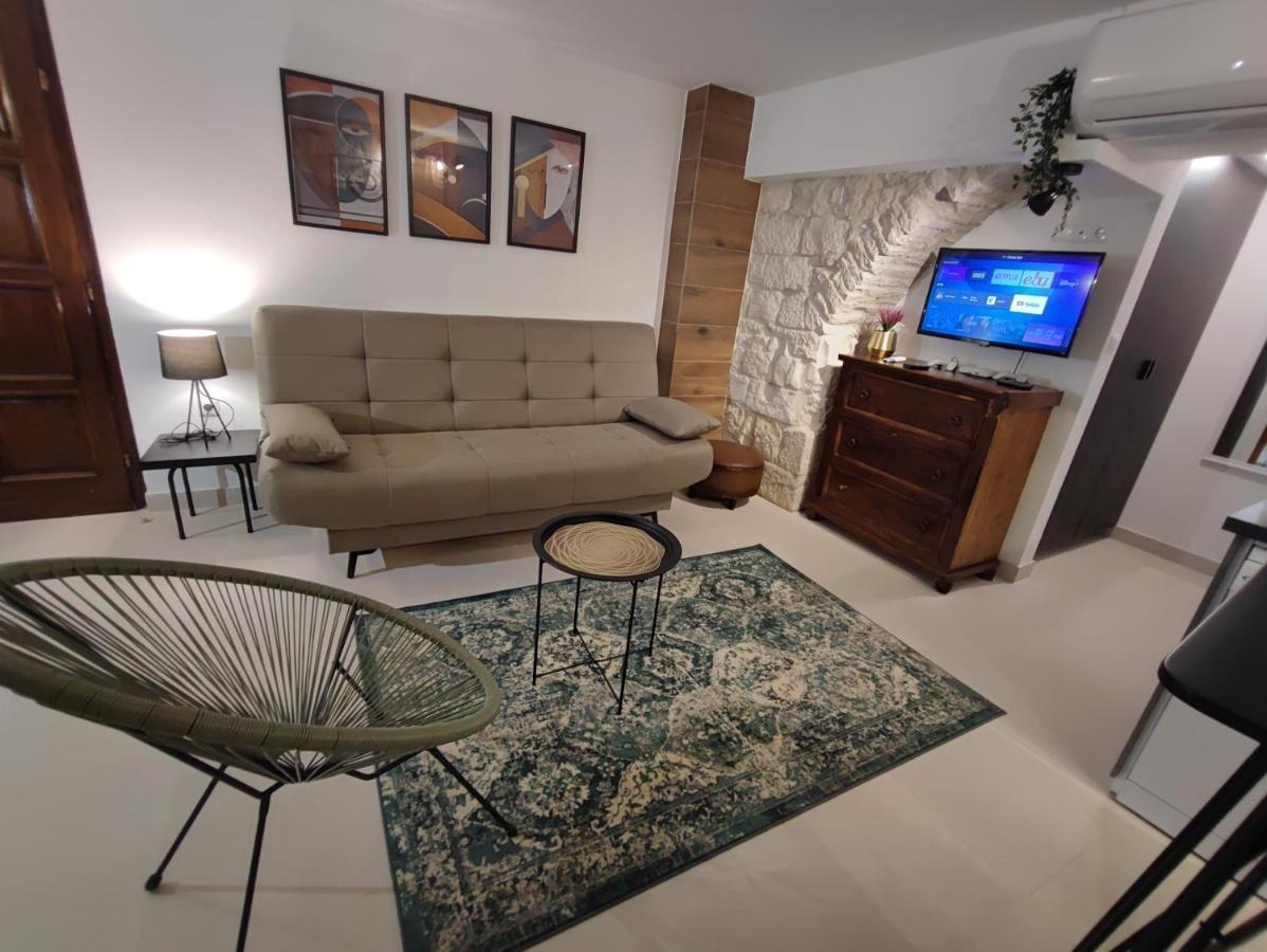 Carol Rooms Trogir Ngoại thất bức ảnh