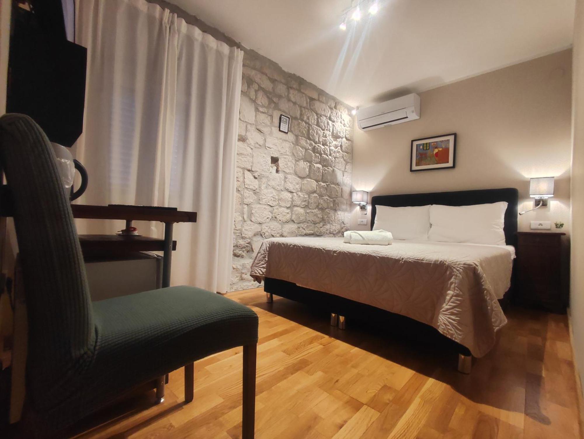 Carol Rooms Trogir Ngoại thất bức ảnh