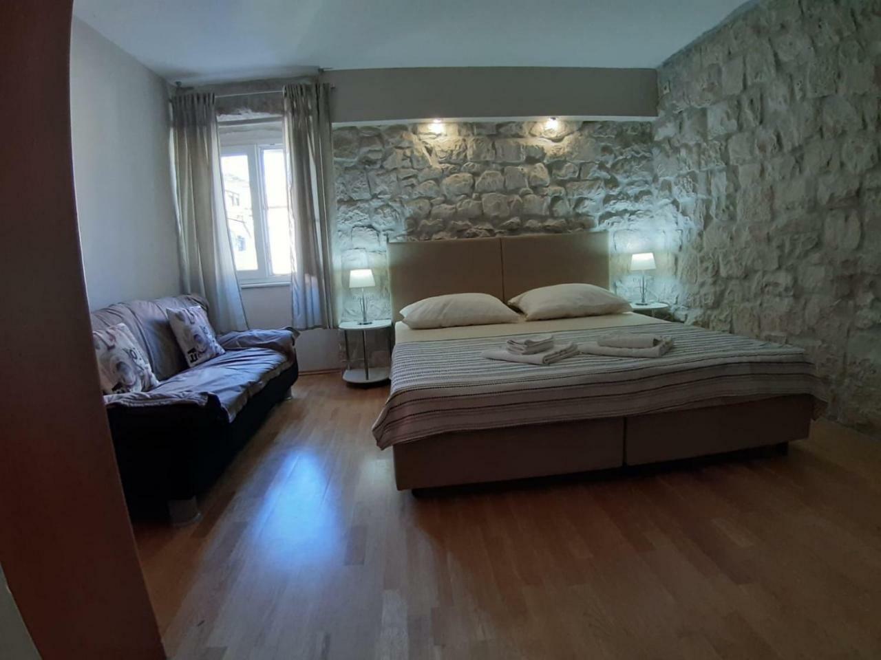 Carol Rooms Trogir Ngoại thất bức ảnh