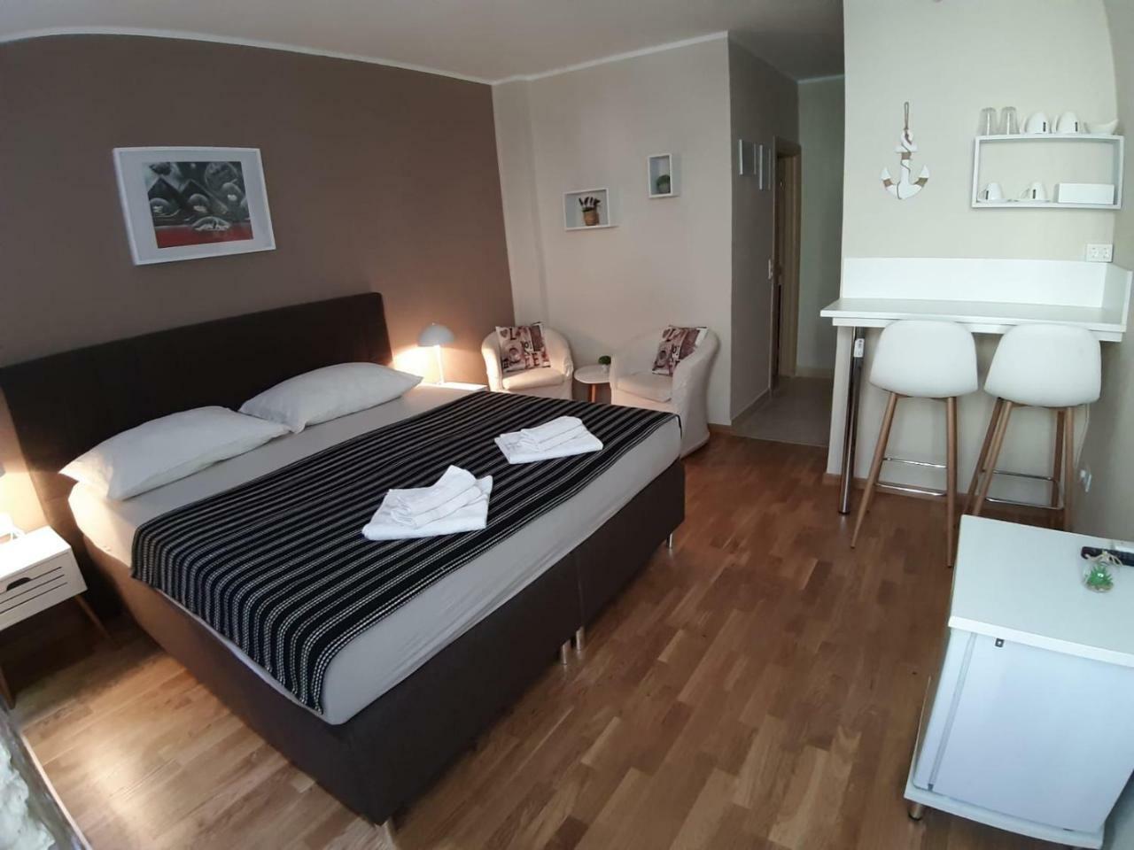 Carol Rooms Trogir Ngoại thất bức ảnh